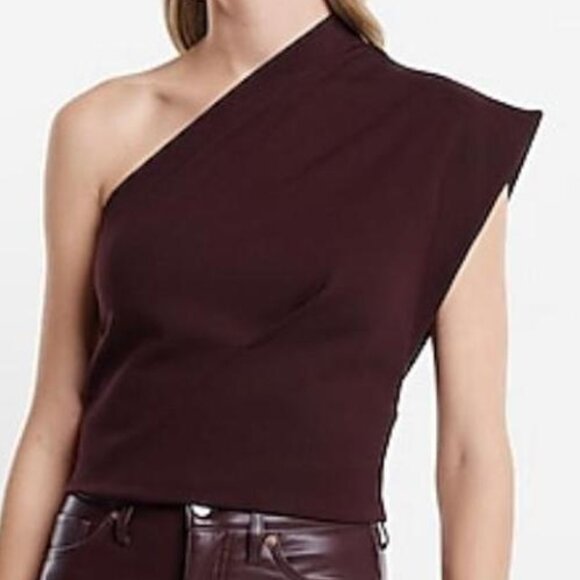 🦋NWT 🌸 EXPRESS STRUCTURED ONE SHOULDER PONTE CROPPED TOP BURGUNDY XS - Picture 2 of 6